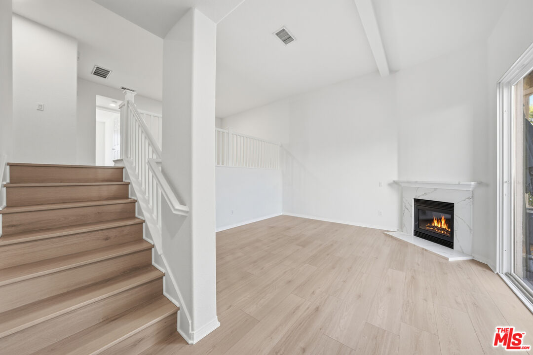 25715 Wagner Way, Unit B Stevenson Ranch, CA 91381 - Photo 8 of 27