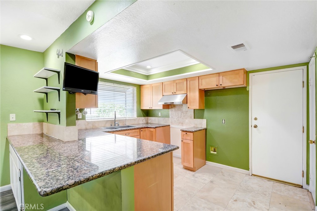 13955 Arthur Avenue, Unit 4 Paramount, CA 90723 - Photo 3 of 10