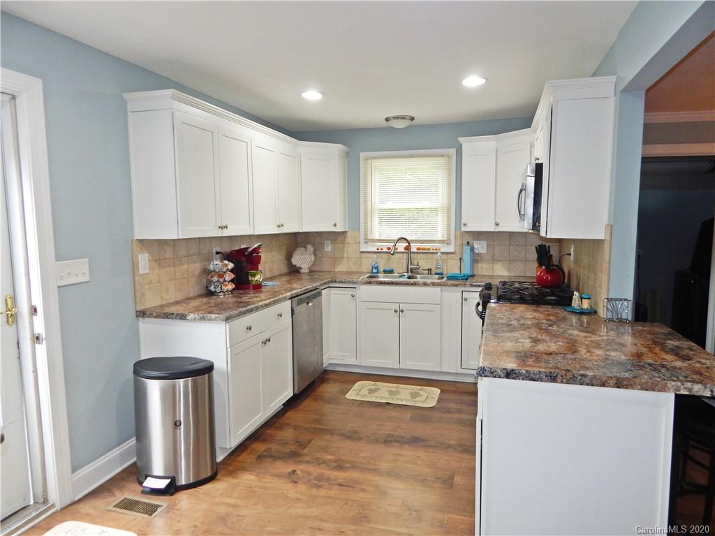 3152 India Hook Road Rock Hill, SC 29732 - Photo 5 of 17 Gallery Image 5
