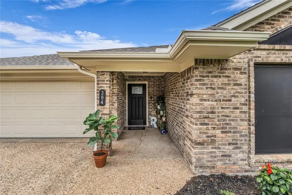 $309,000 | 304 Neely Road, Hewitt, TX 76643