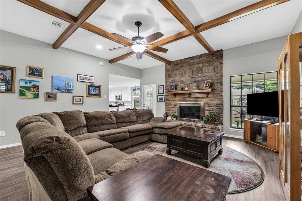 304 Neely Road Hewitt, TX 76643 - Photo 3 of 38