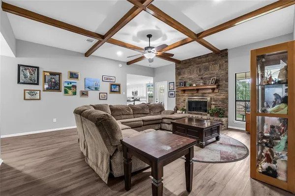 $309,000 | 304 Neely Road, Hewitt, TX 76643