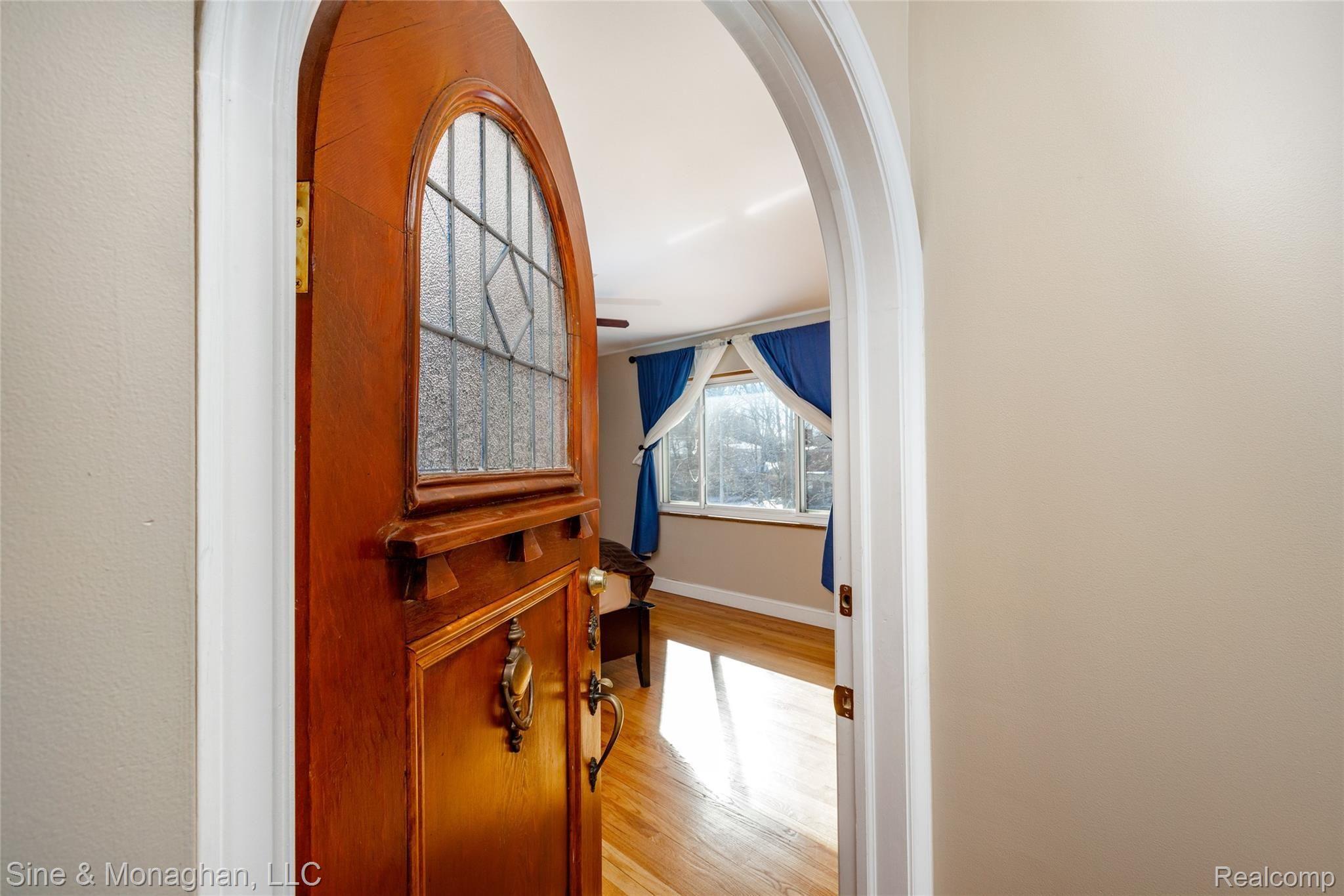 732 Trombley Road Grosse Pointe, MI 48230 - Photo 21 of 48 732 Trombley L011.jpg