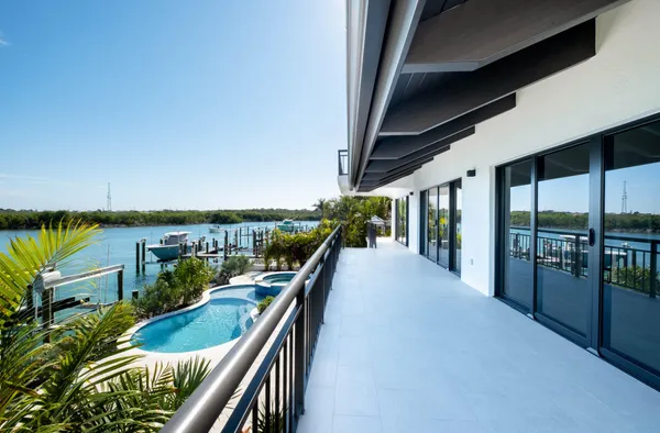 $6,975,000 | 228 Tide Avenue, Tavernier, FL 33070