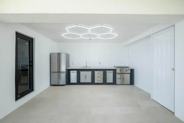 $6,975,000 | 228 Tide Avenue, Tavernier, FL 33070