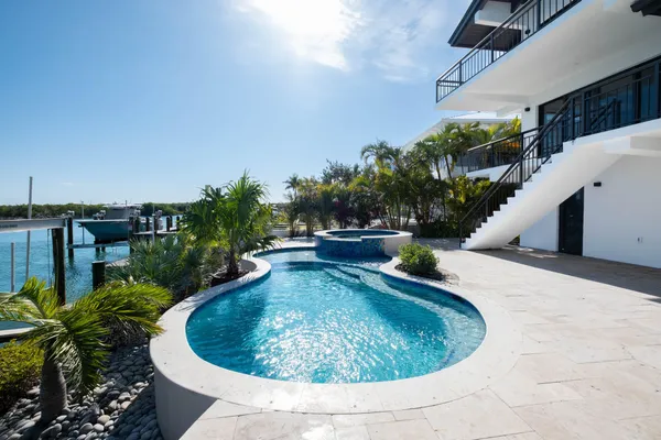 $6,975,000 | 228 Tide Avenue, Tavernier, FL 33070