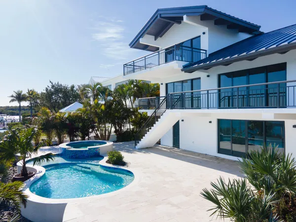$6,975,000 | 228 Tide Avenue, Tavernier, FL 33070