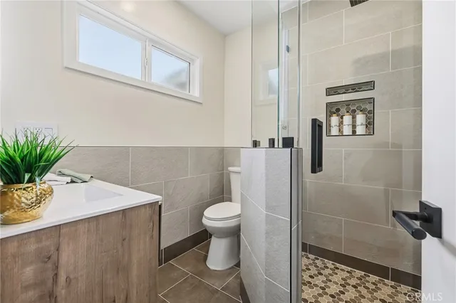 $1,099,000 | 9233 Swinton Avenue, North Hills, CA 91343