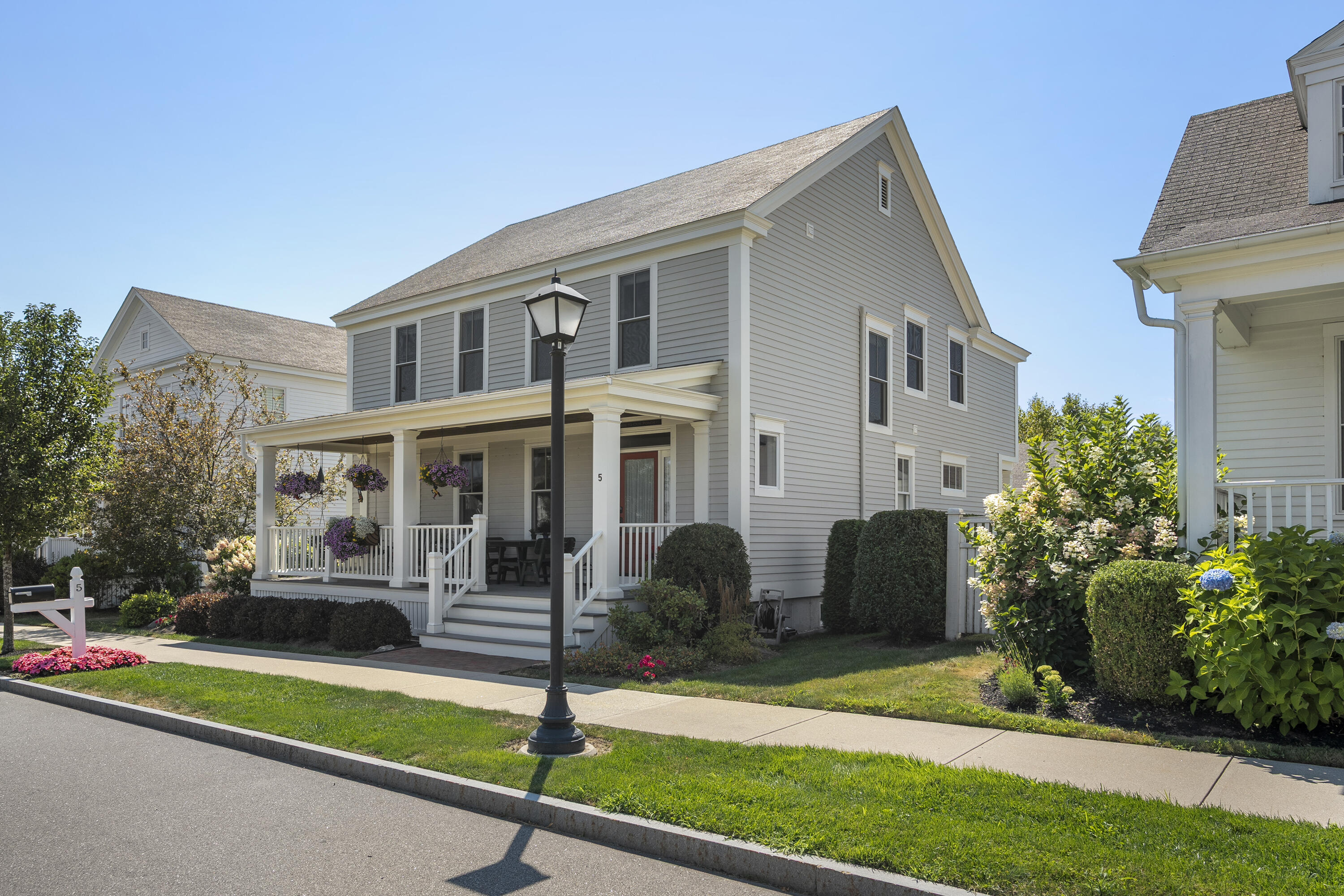 101_5 Traditional St_Morneau Studios_Pri