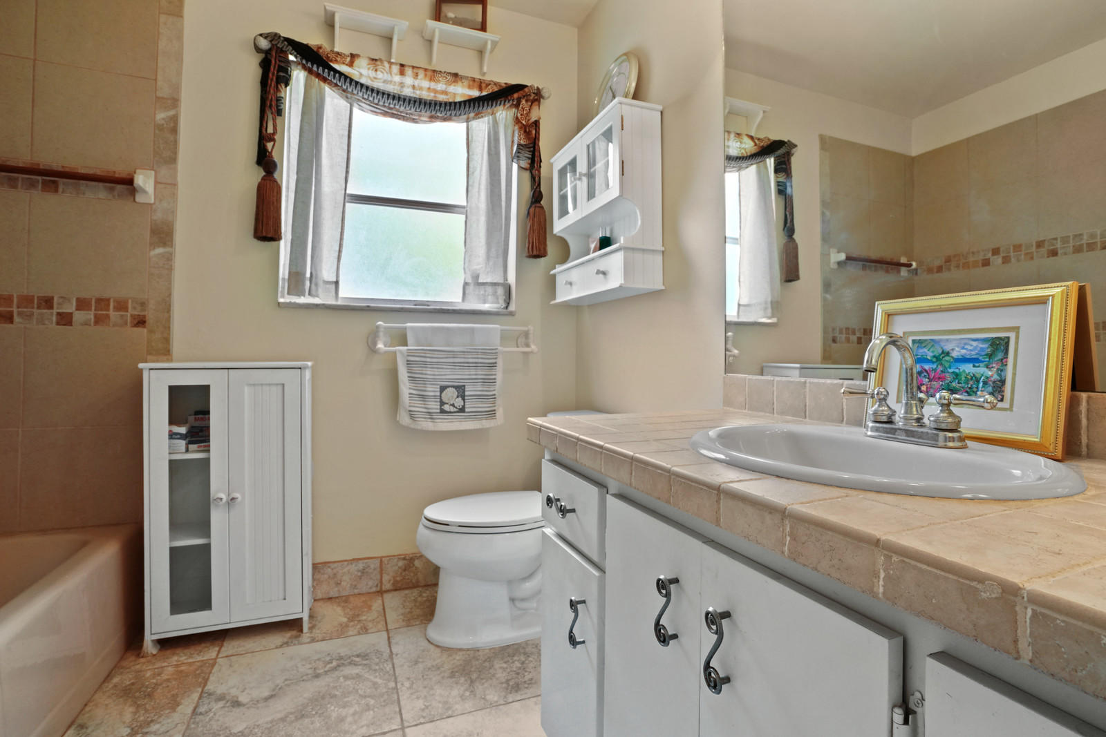 17089 Thunder Road Jupiter, FL 33478 - Photo 20 of 36 Guest Bath