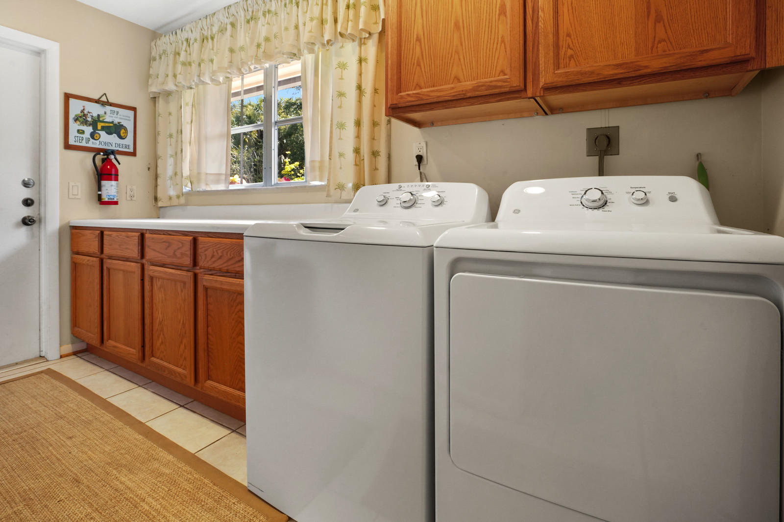 17089 Thunder Road Jupiter, FL 33478 - Photo 22 of 36 Laundry Room