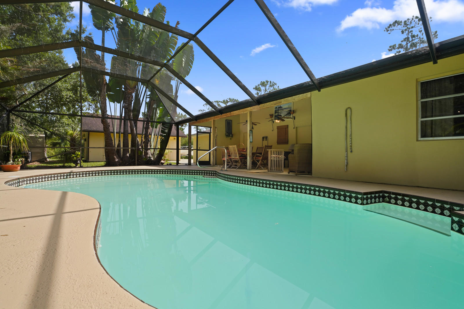 17089 Thunder Road Jupiter, FL 33478 - Photo 26 of 36 Pool area