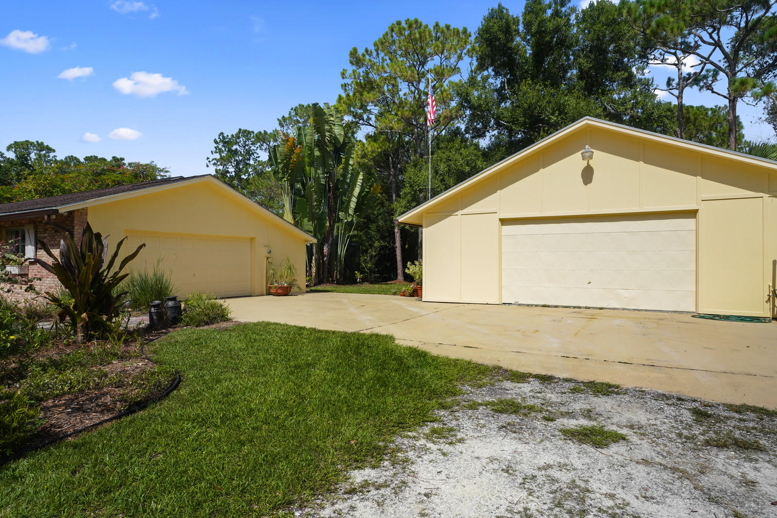 17089 Thunder Road Jupiter, FL 33478 - Photo 3 of 36 Workshop and Attached garage