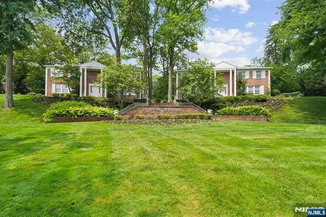 $3,660 | 12 Mountain Avenue, Unit 25, West Orange, NJ 07042