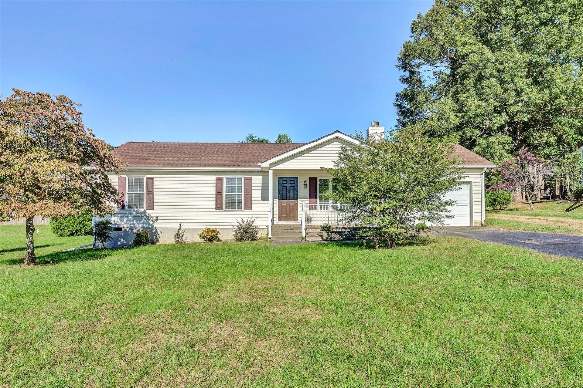 5925 Scruggs Road Moneta, VA 24121 - Photo 1 of 26 01-101920210072