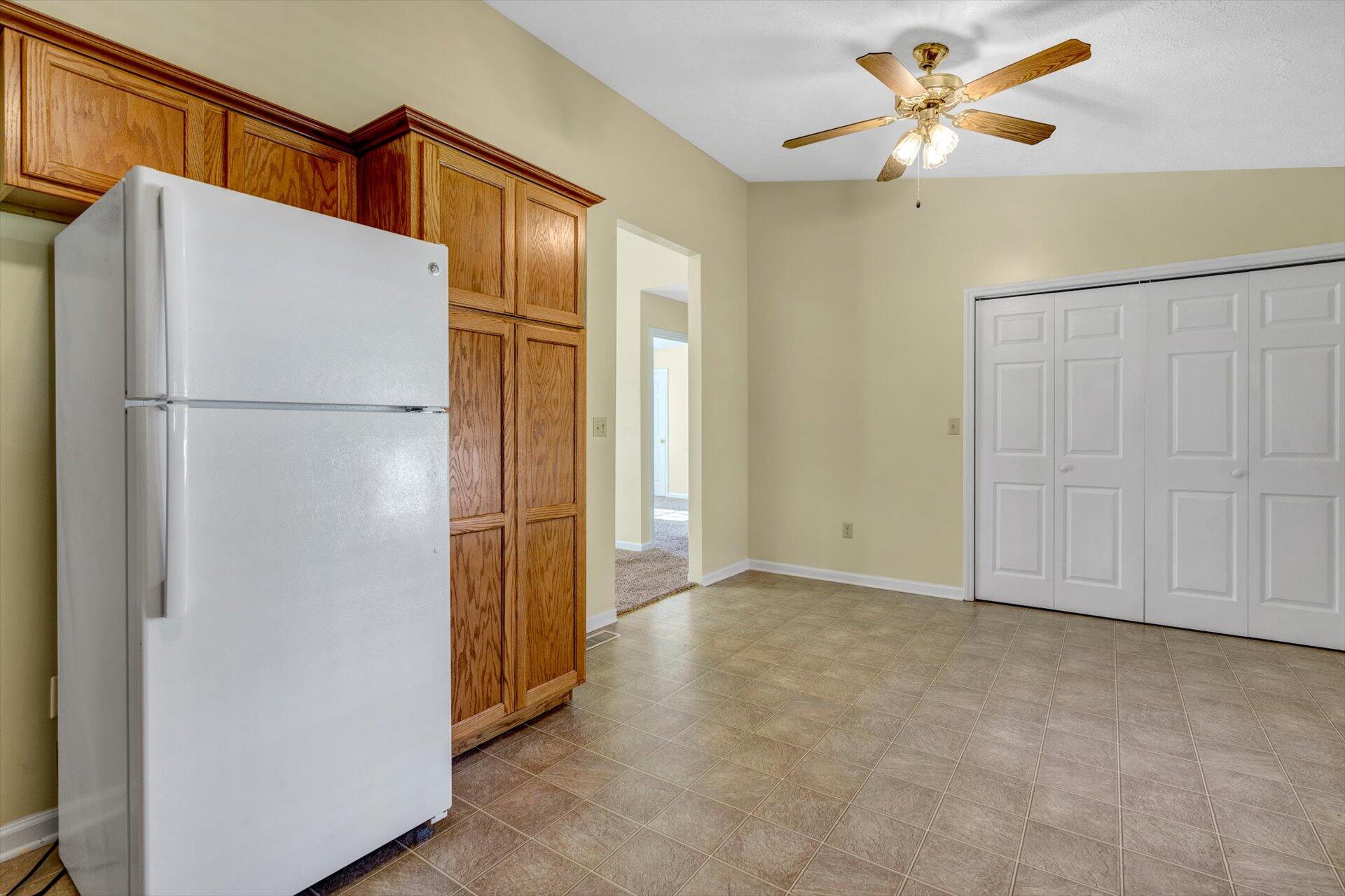 5925 Scruggs Road Moneta, VA 24121 - Photo 12 of 26 12-101920210056