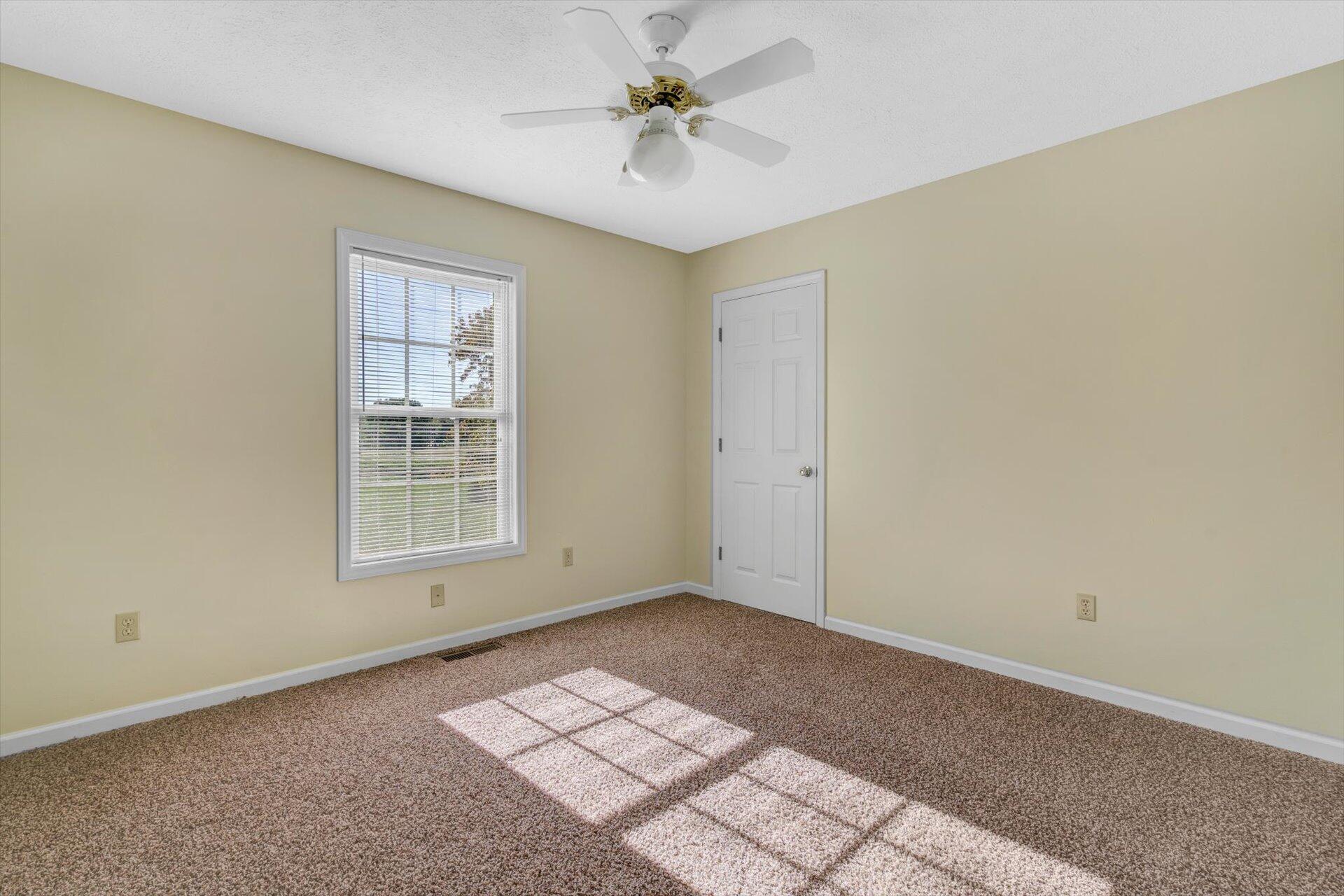 5925 Scruggs Road Moneta, VA 24121 - Photo 13 of 26 13-101920210057