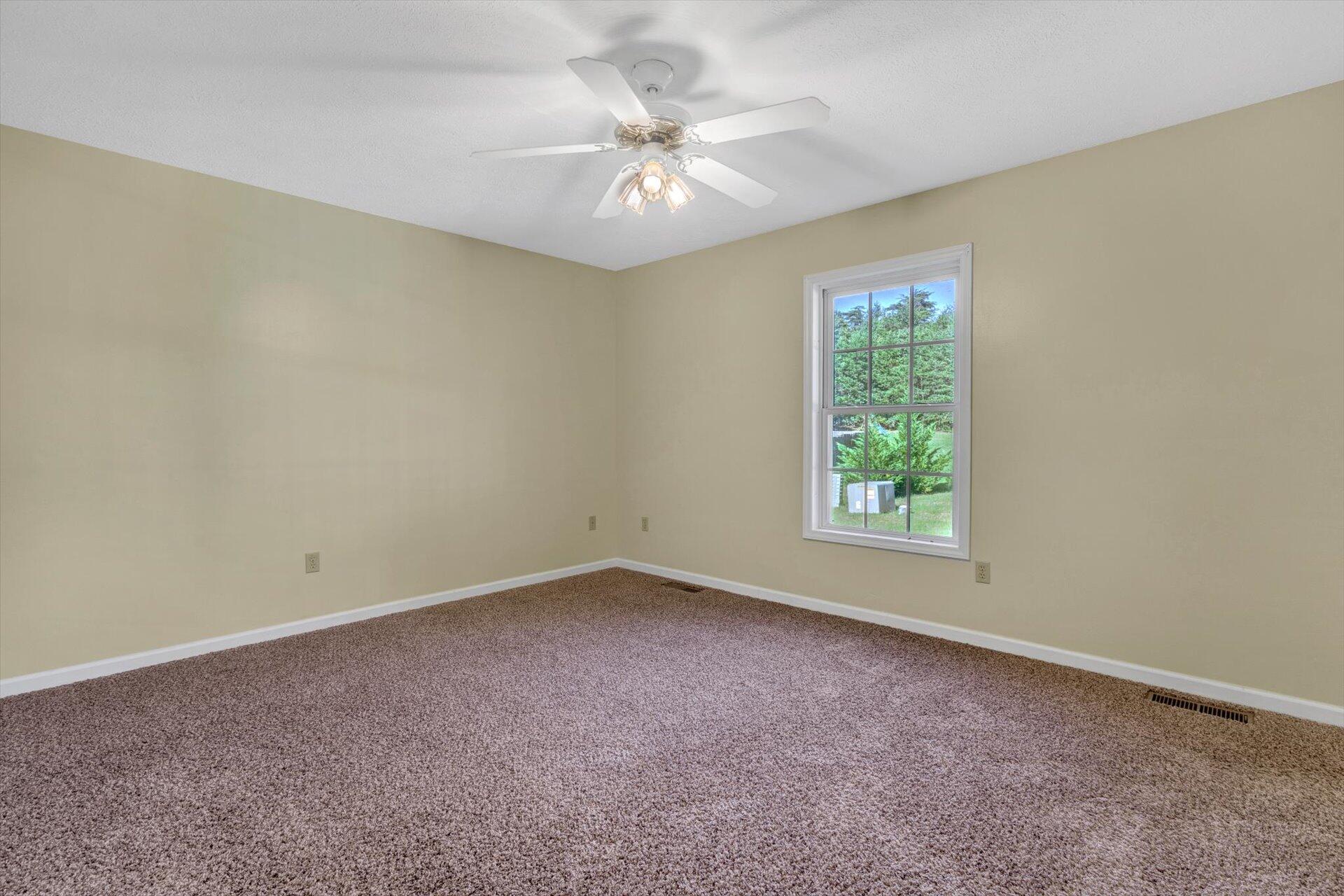 5925 Scruggs Road Moneta, VA 24121 - Photo 15 of 26 15-101920210059