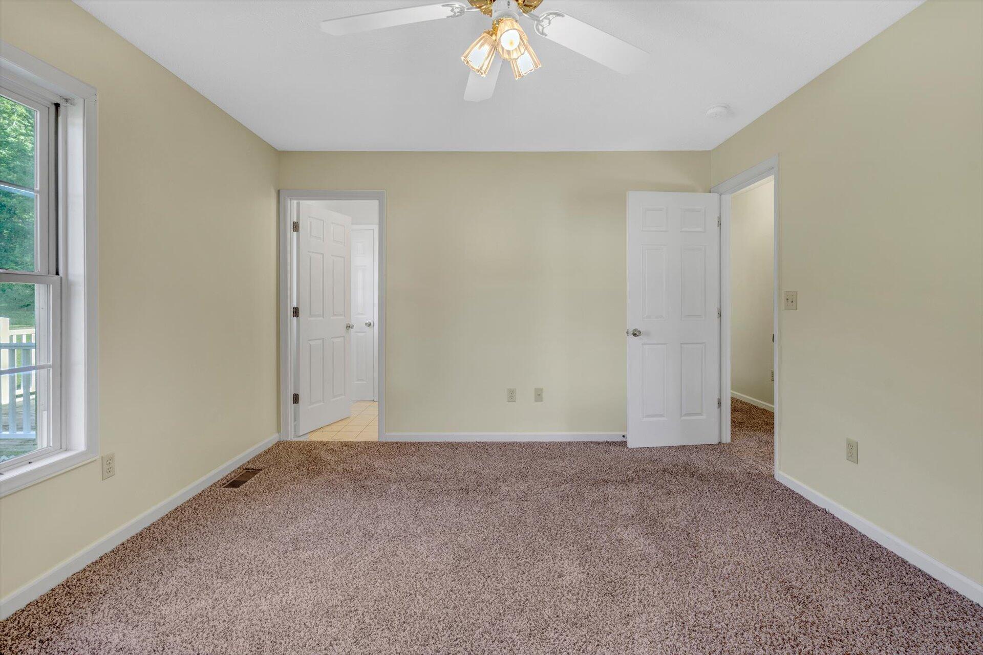 5925 Scruggs Road Moneta, VA 24121 - Photo 16 of 26 16-101920210060