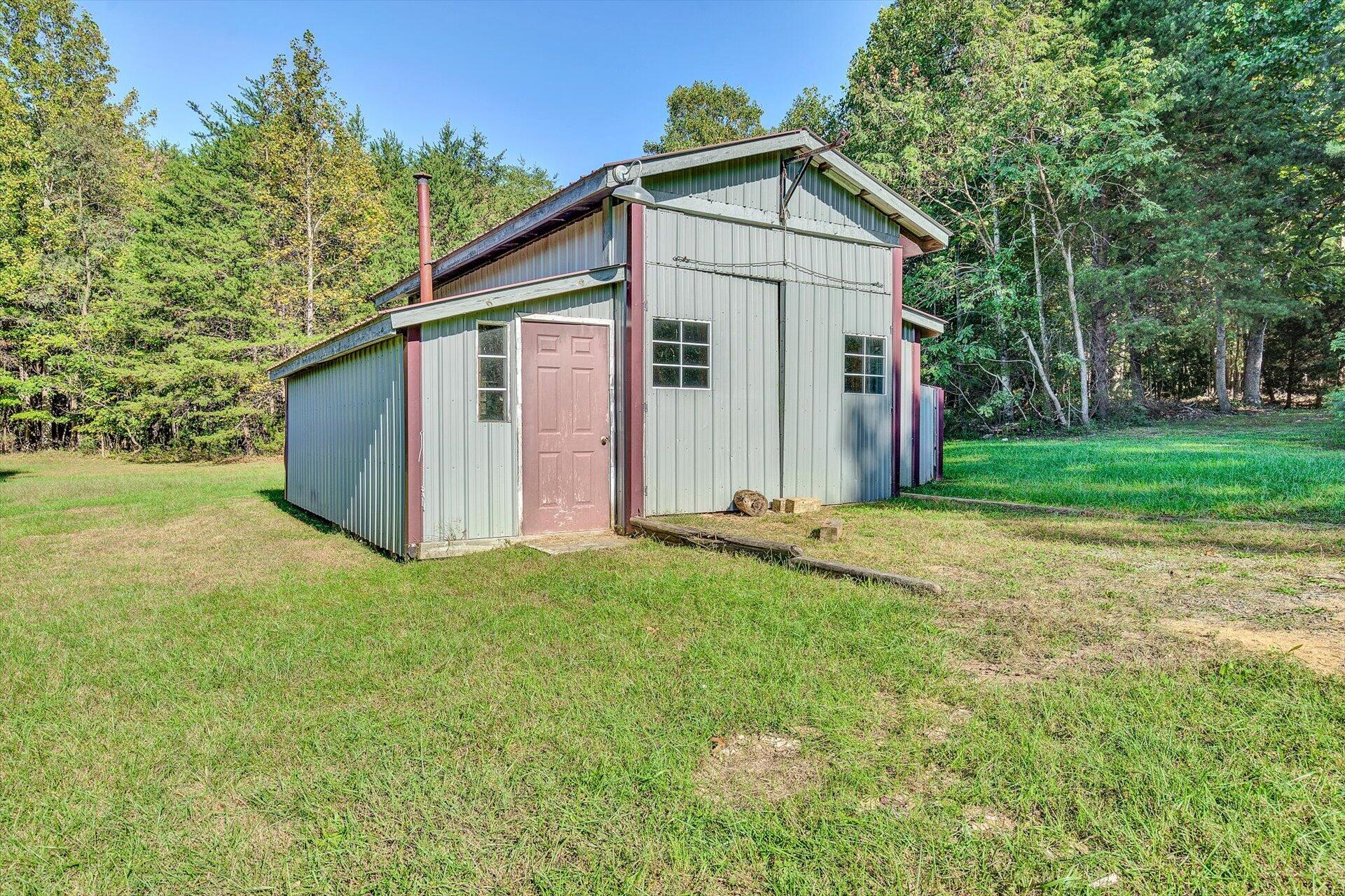 5925 Scruggs Road Moneta, VA 24121 - Photo 23 of 26 23-101920210066
