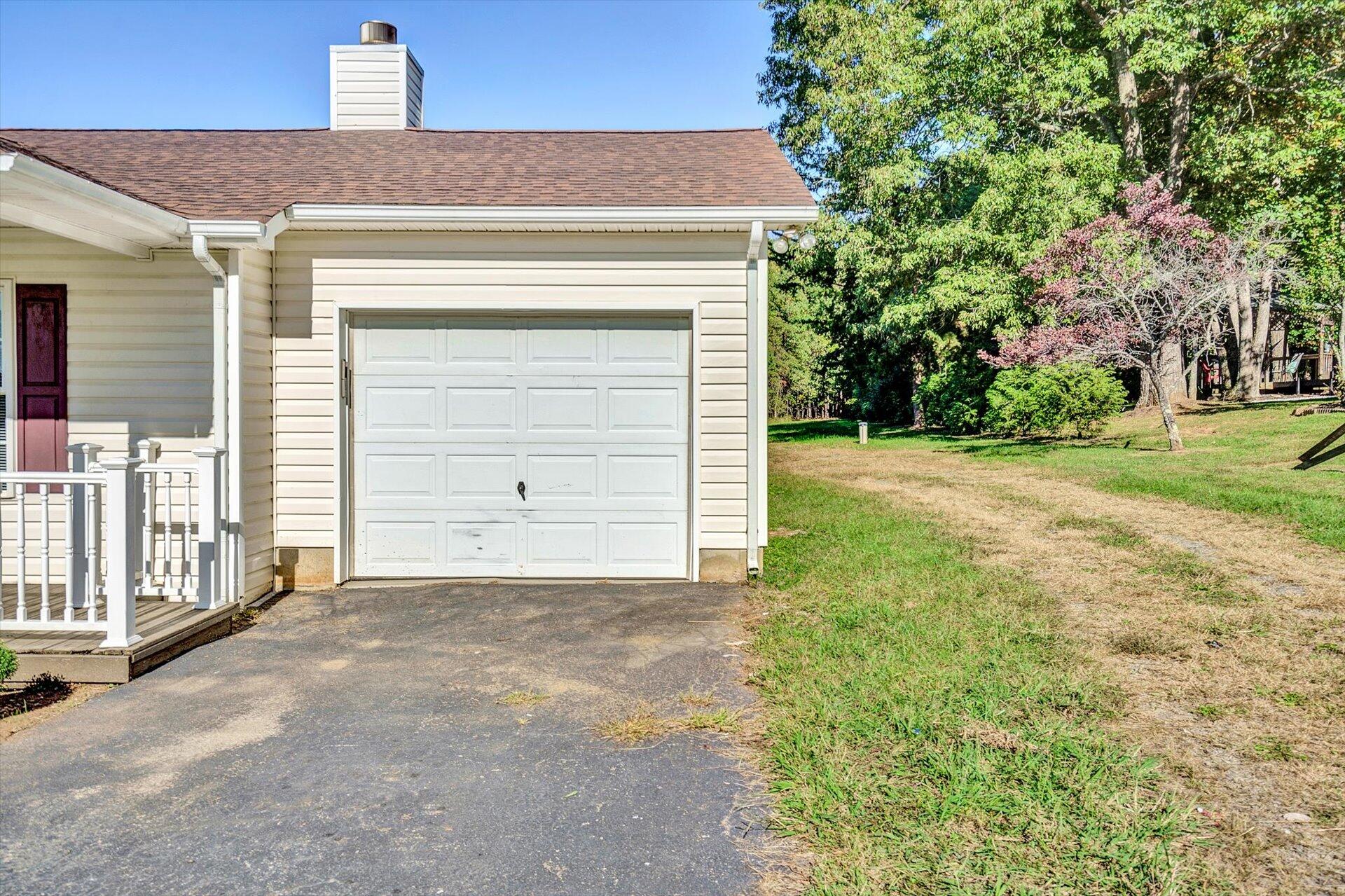 5925 Scruggs Road Moneta, VA 24121 - Photo 25 of 26 25-101920210069