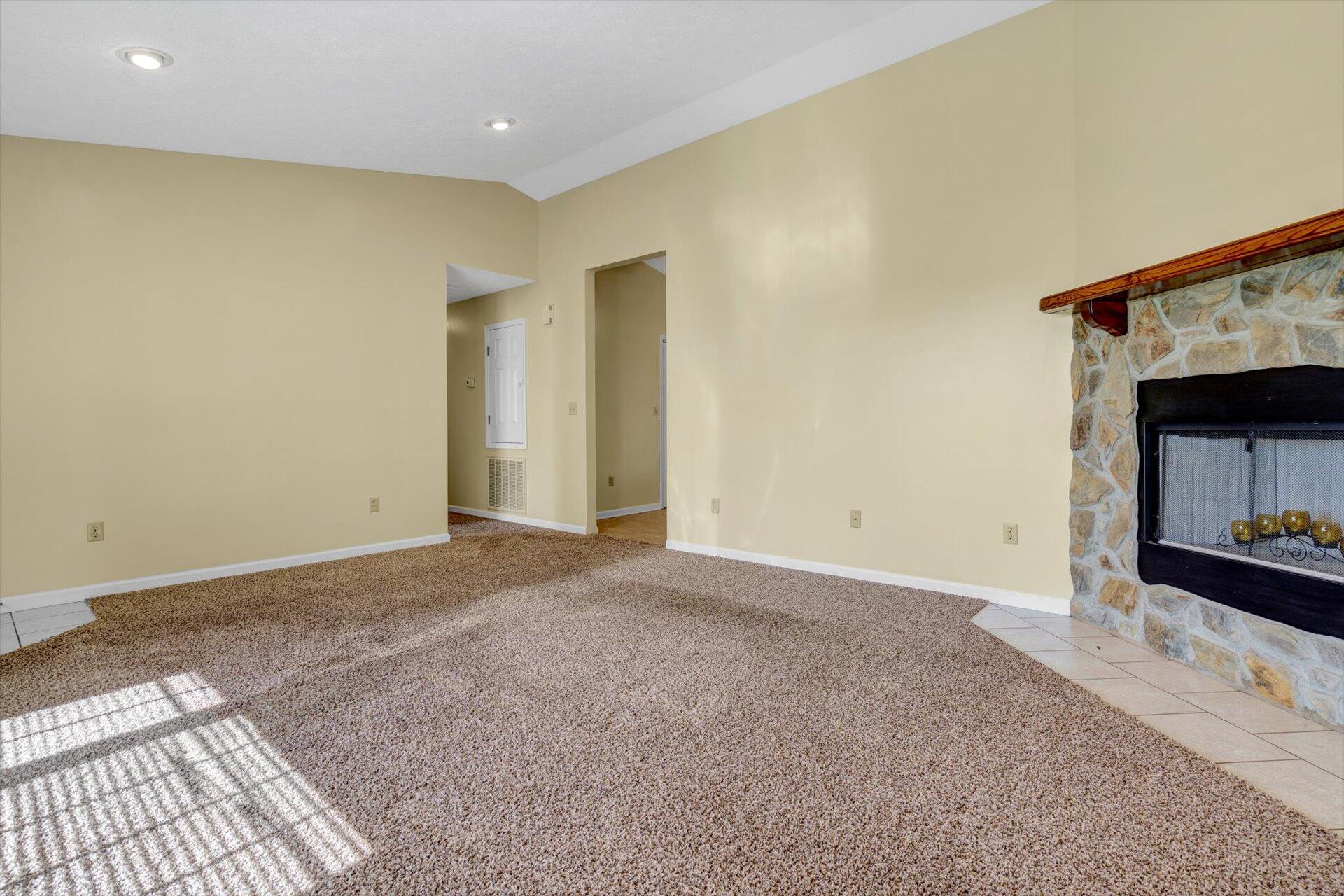 5925 Scruggs Road Moneta, VA 24121 - Photo 8 of 26 08-101920210052