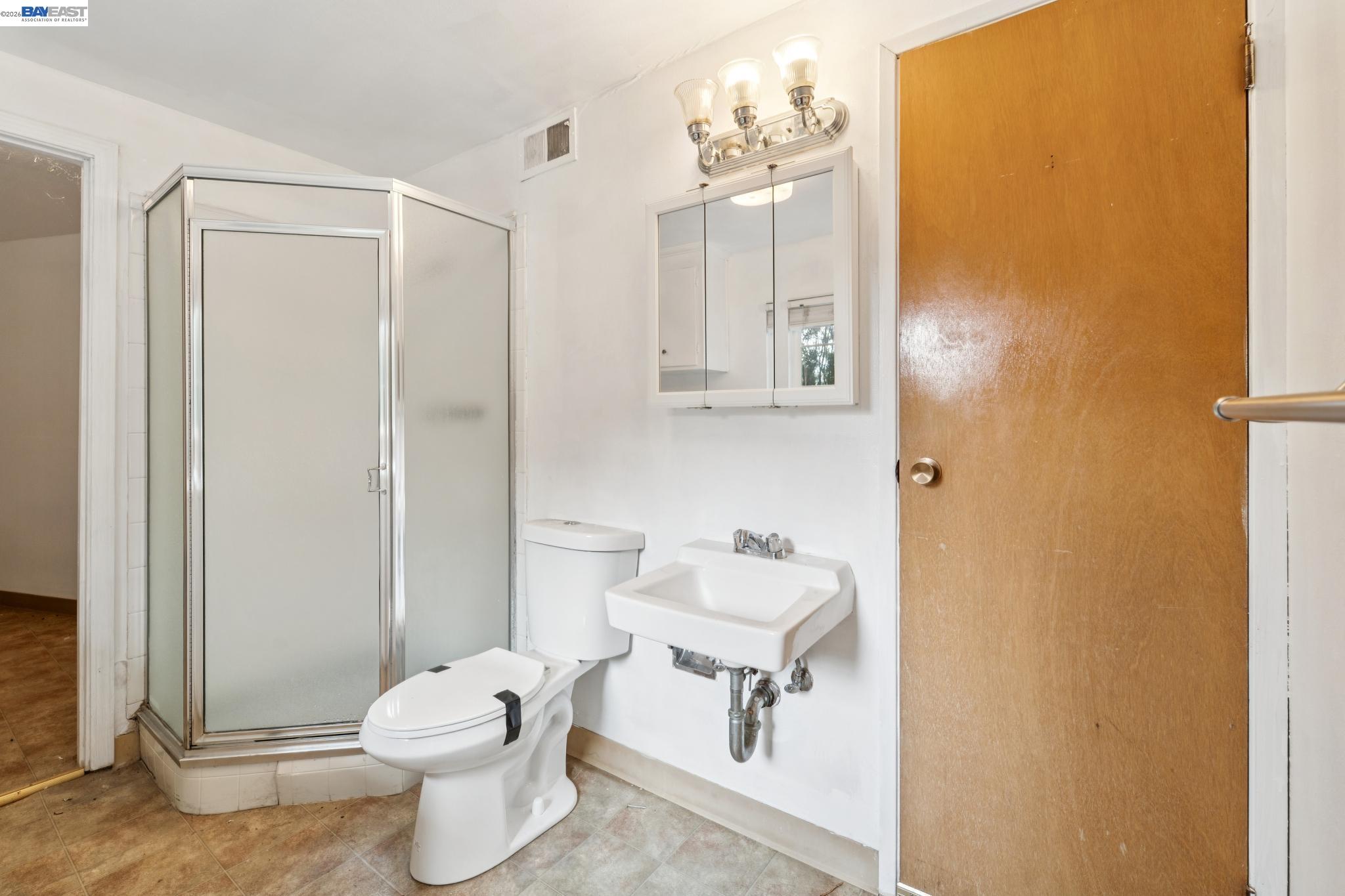 6151 Valley View Road Oakland, CA 94611 - Photo 30 of 37 Gallery Image 30