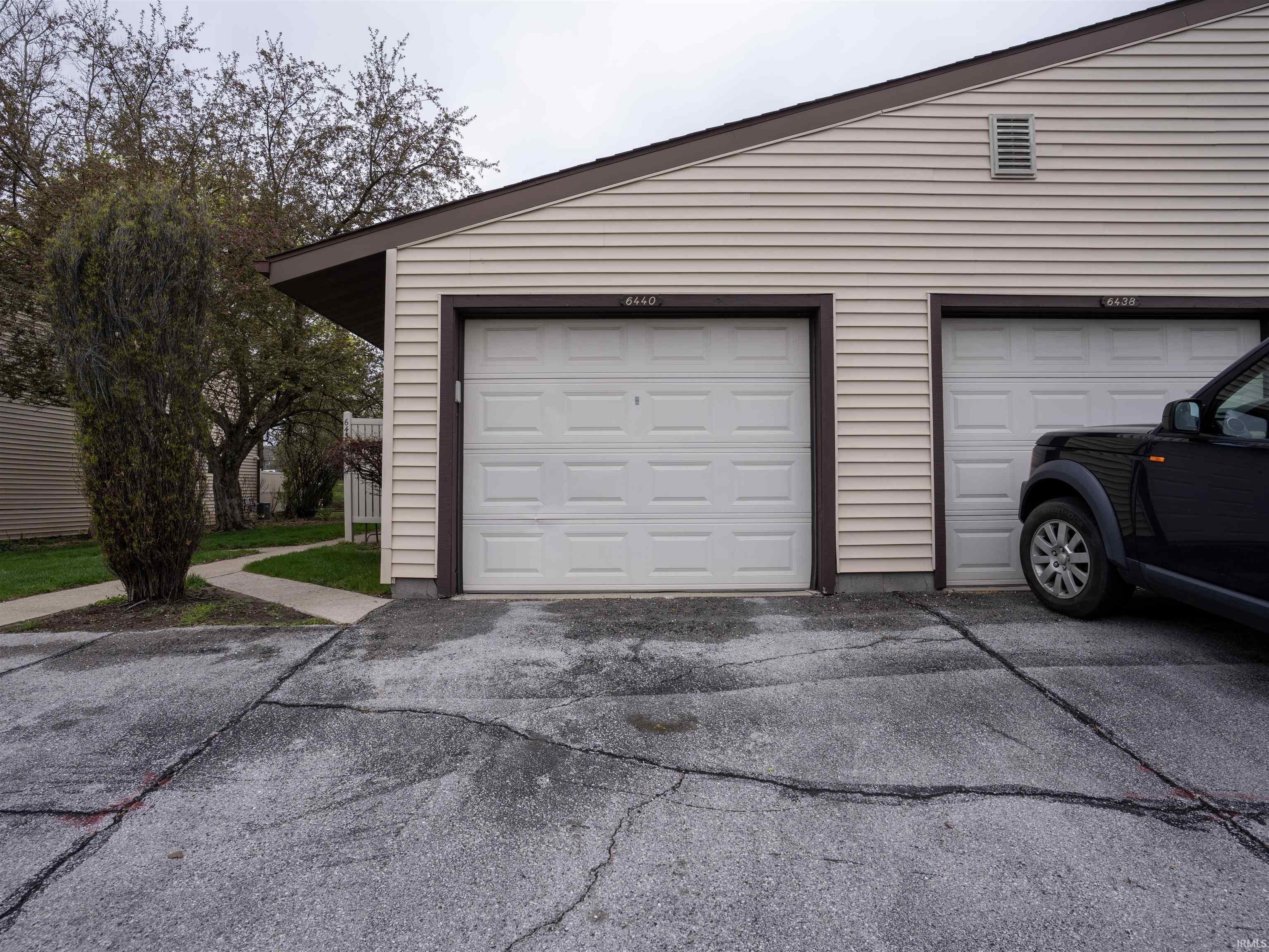 6440 Covington Road Fort Wayne, IN 46804 - Photo 2 of 24