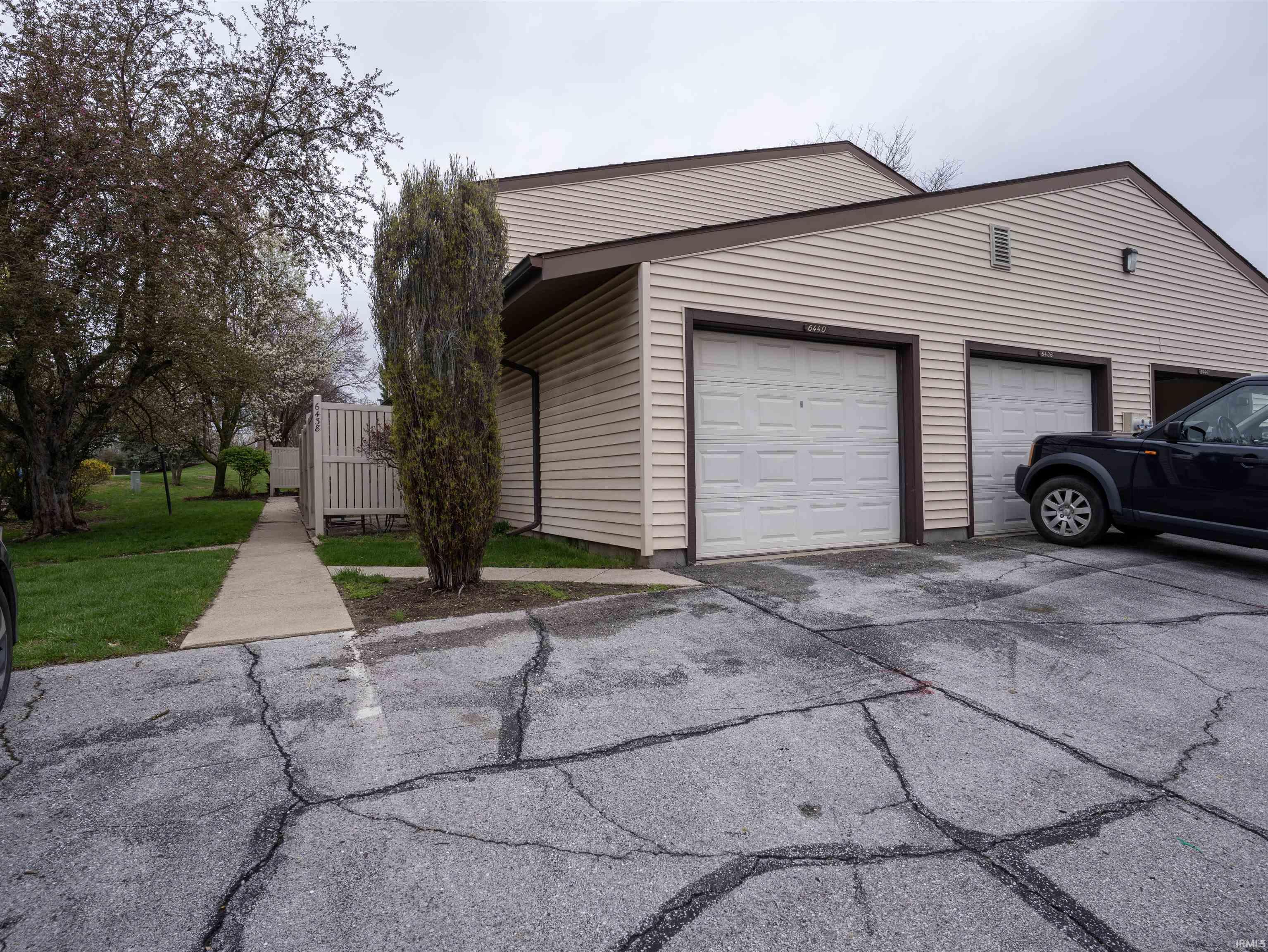 6440 Covington Road Fort Wayne, IN 46804 - Photo 3 of 24