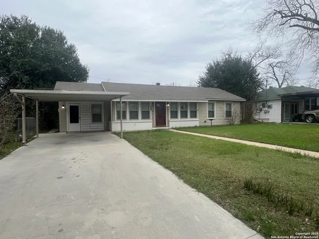 $199,990 | 1012 East Walnut Street, Seguin, TX 78155