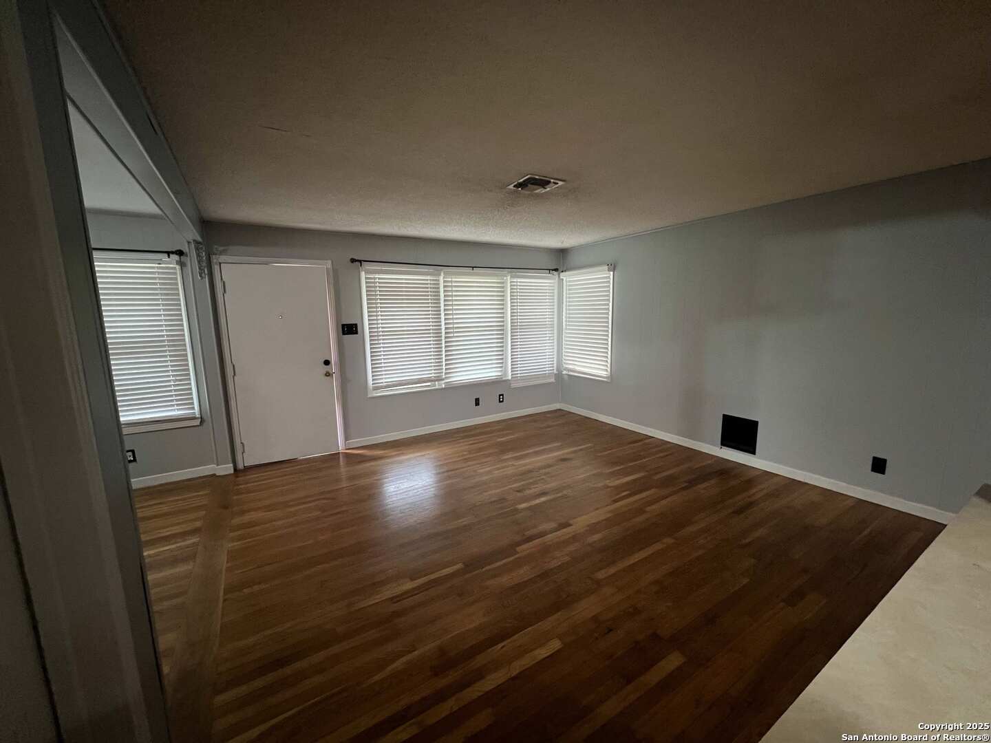 1012 East Walnut Street Seguin, TX 78155 - Photo 11 of 22