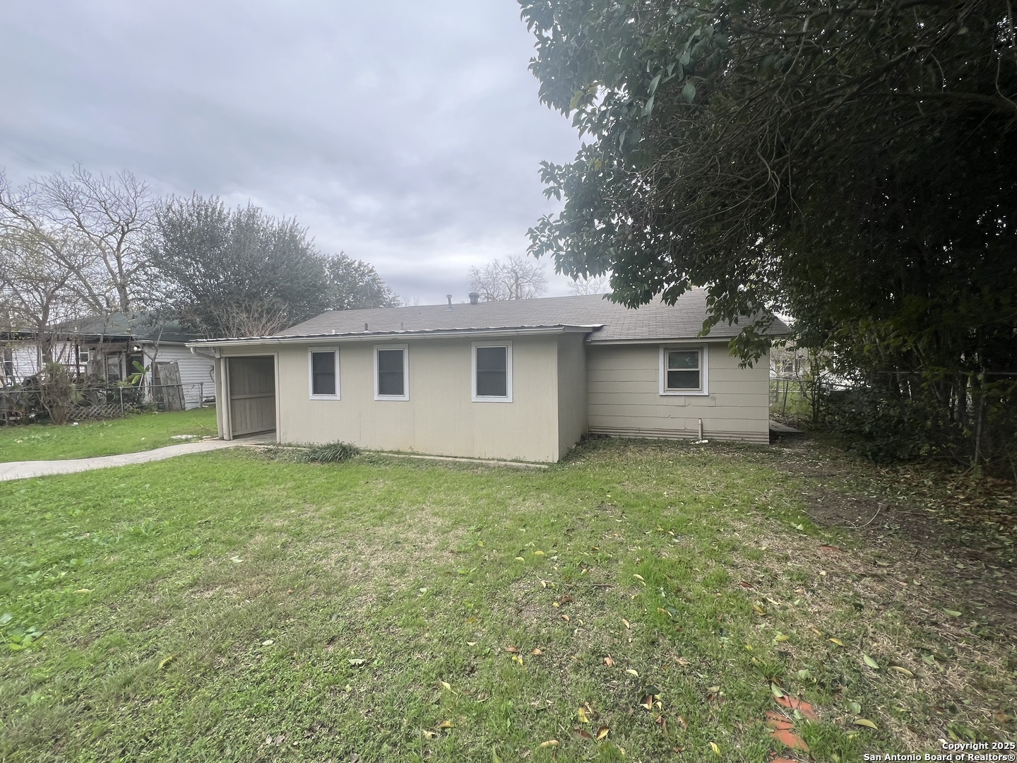 1012 East Walnut Street Seguin, TX 78155 - Photo 7 of 22