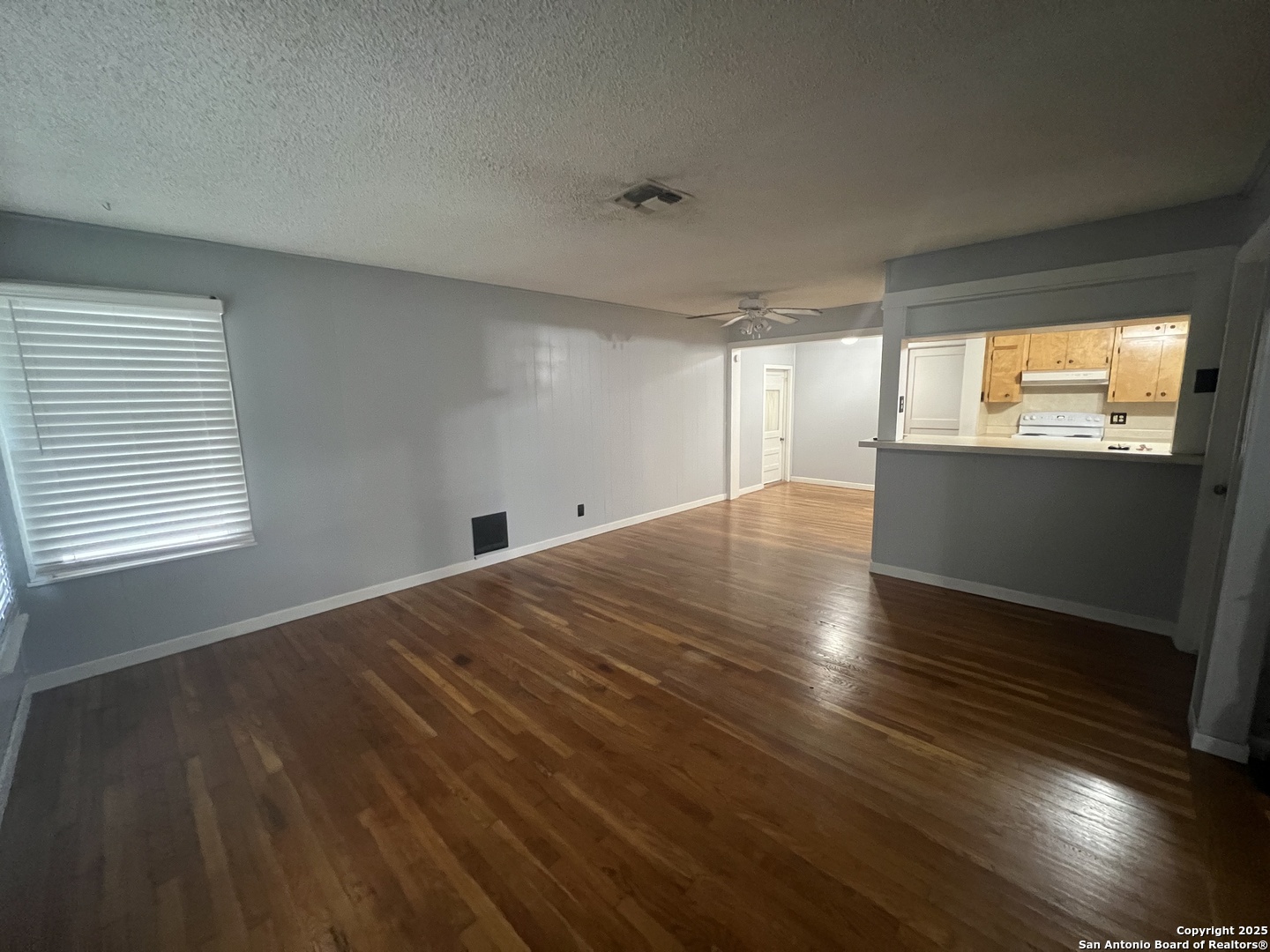 1012 East Walnut Street Seguin, TX 78155 - Photo 9 of 22