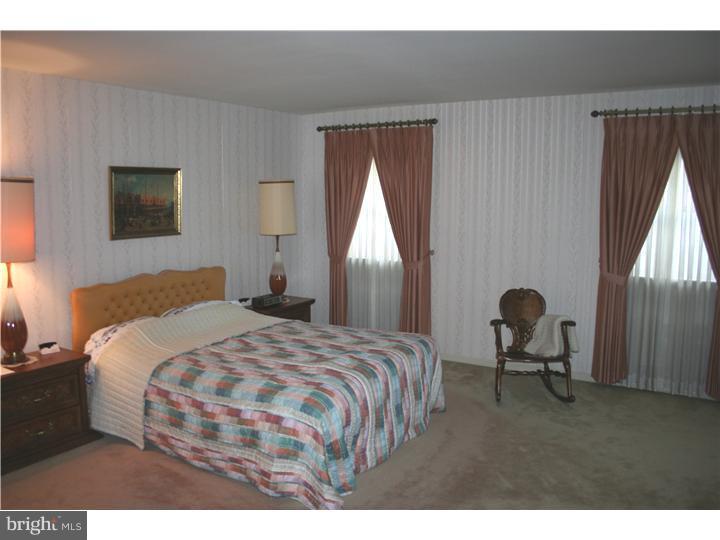 6930 Greenhill Road Philadelphia, PA 19151 - Photo 14 of 21 Bedroom - Main
