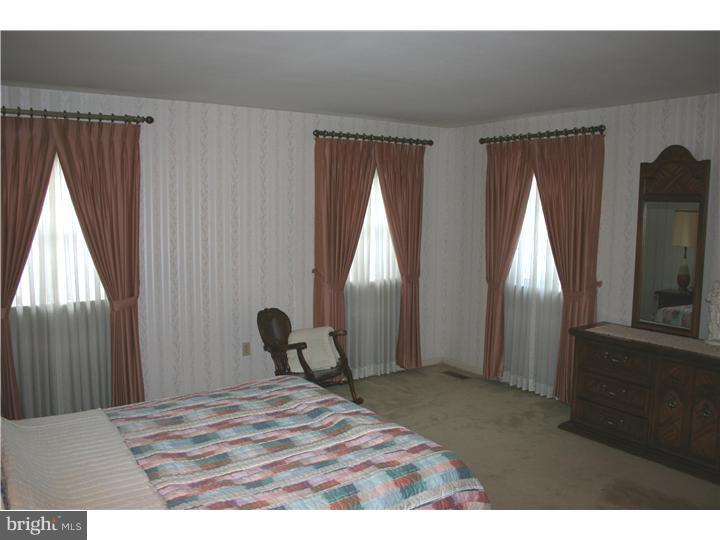 6930 Greenhill Road Philadelphia, PA 19151 - Photo 15 of 21 Bedroom - Main