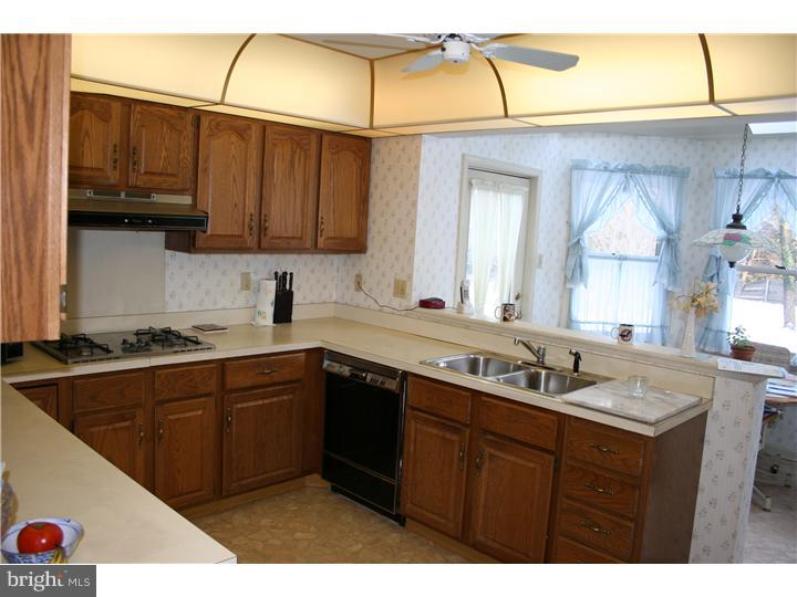 6930 Greenhill Road Philadelphia, PA 19151 - Photo 9 of 21 Kitchen