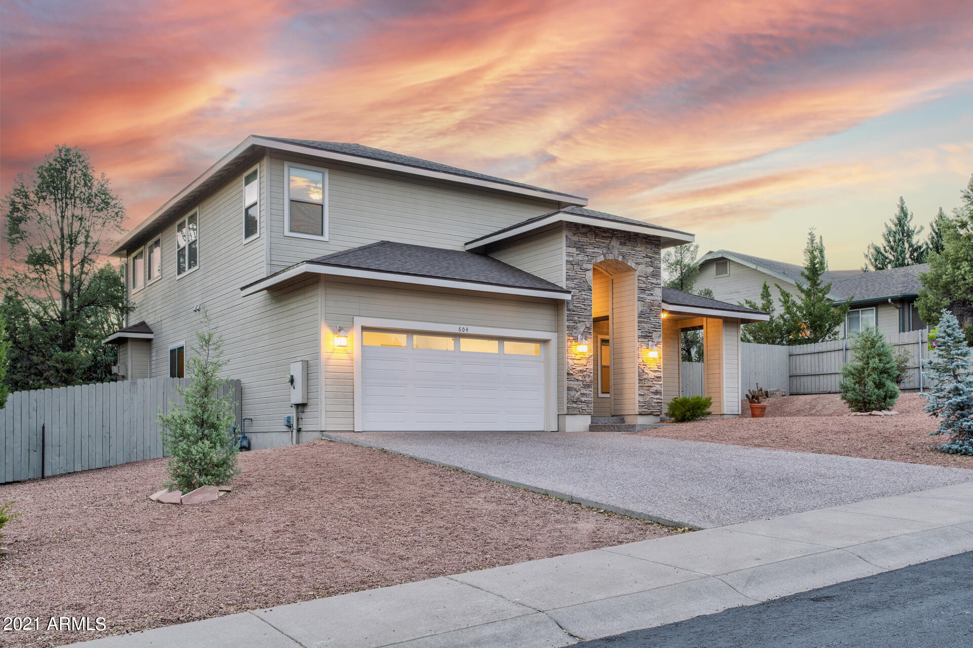 604 North Oak Ridge Road Payson, AZ 85541 - Photo 2 of 55 front view of a house with a street