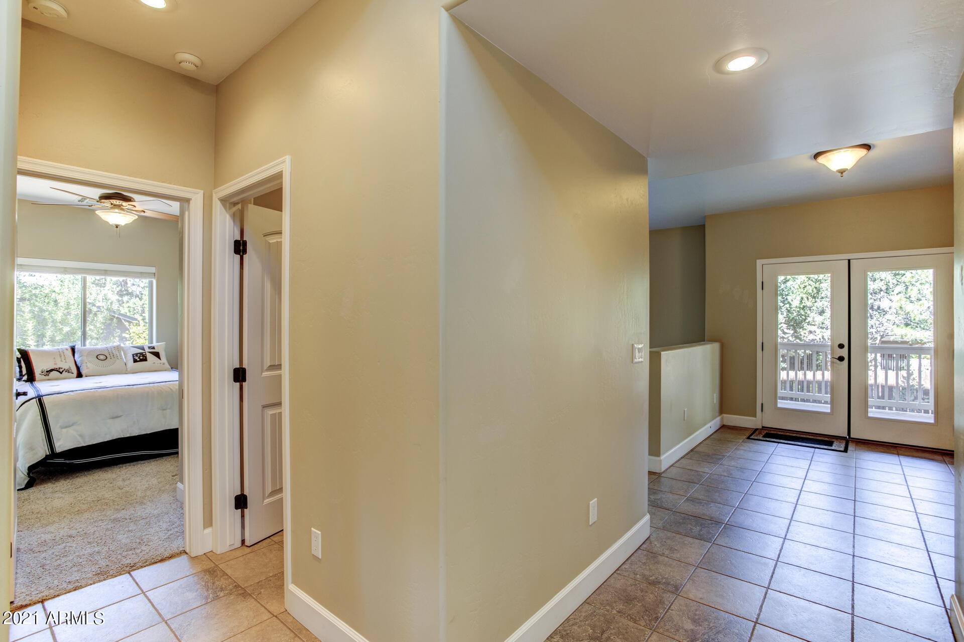 604 North Oak Ridge Road Payson, AZ 85541 - Photo 27 of 55 a bathroom with a tub shower and sink