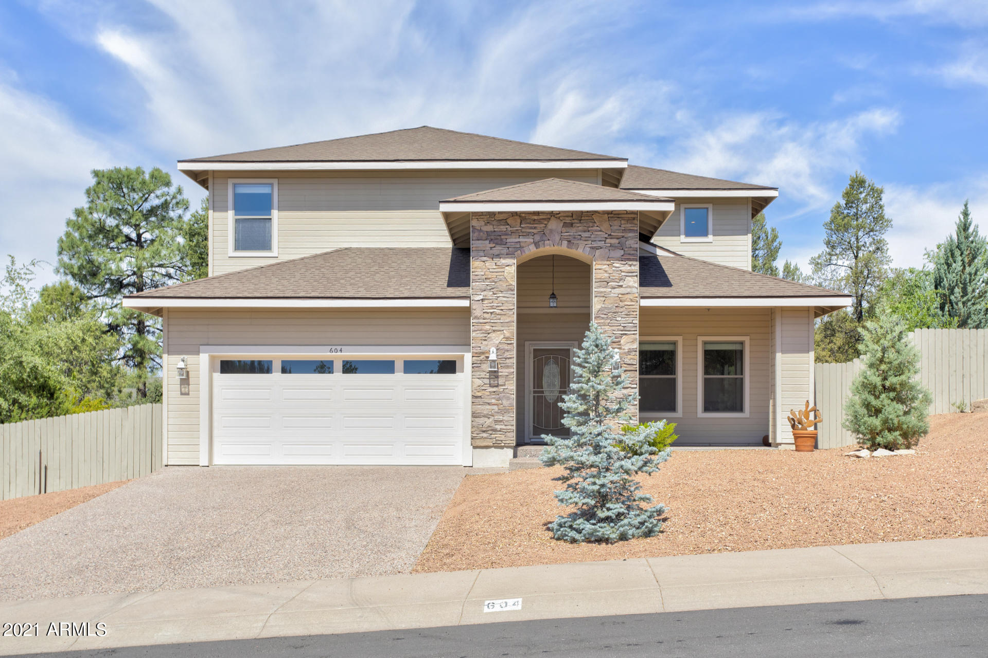 604 North Oak Ridge Road Payson, AZ 85541 - Photo 9 of 55 front view of a house