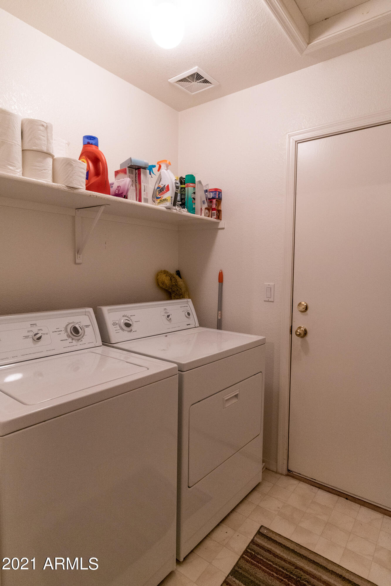 10437 East Butte Street Apache Junction, AZ 85120 - Photo 22 of 25 22 Laundry