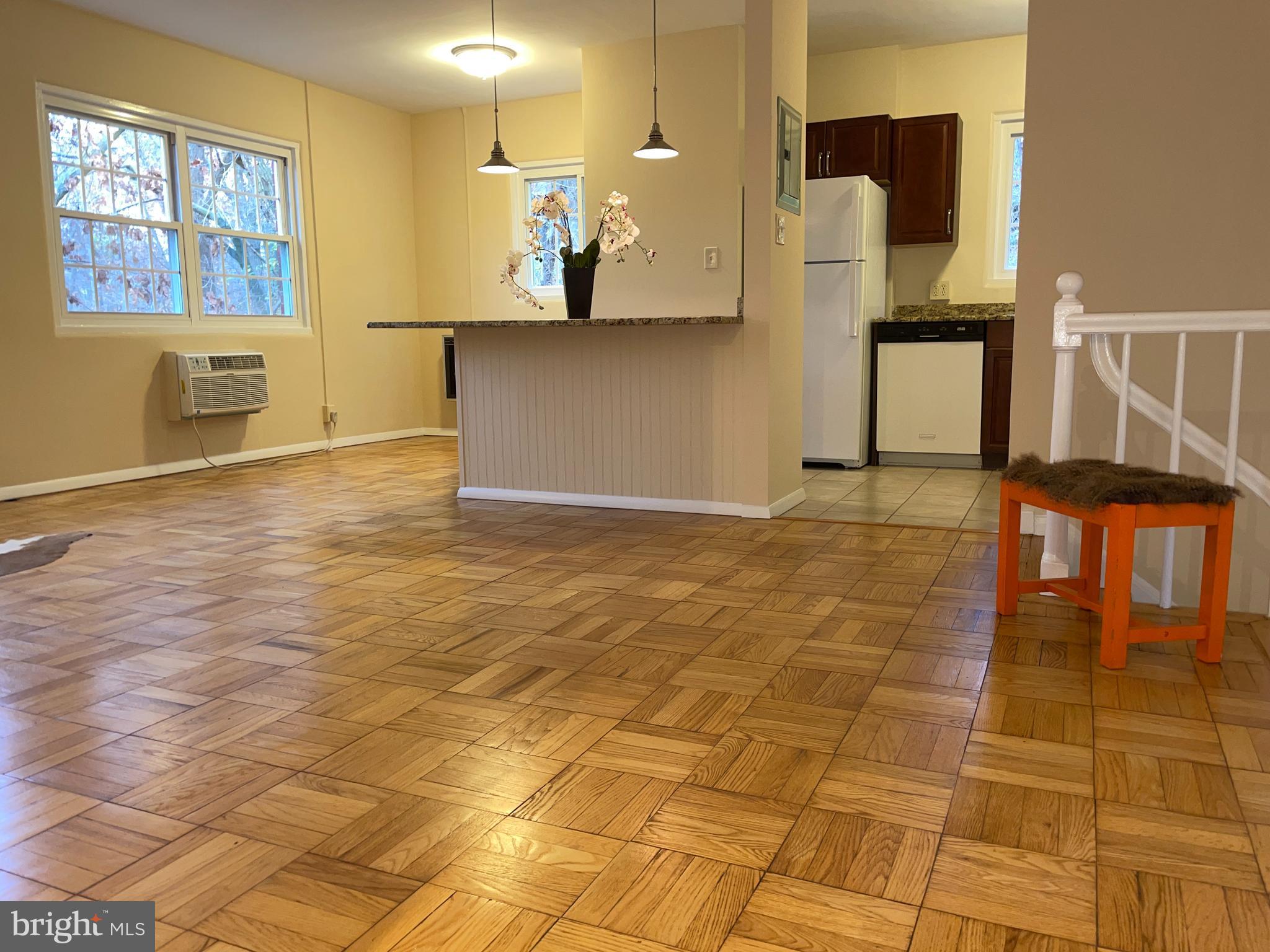 3626 Gunston Road Alexandria, VA 22302 - Photo 4 of 48
