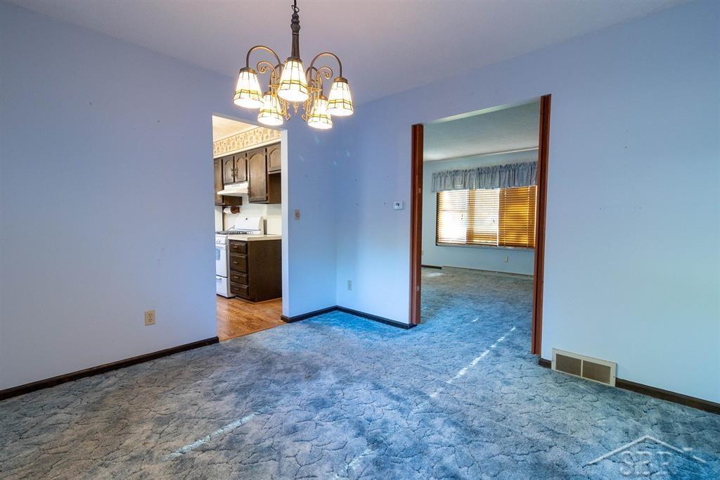 5944 Mackinaw Road Saginaw, MI 48604 - Photo 8 of 47 50121280-7.JPG