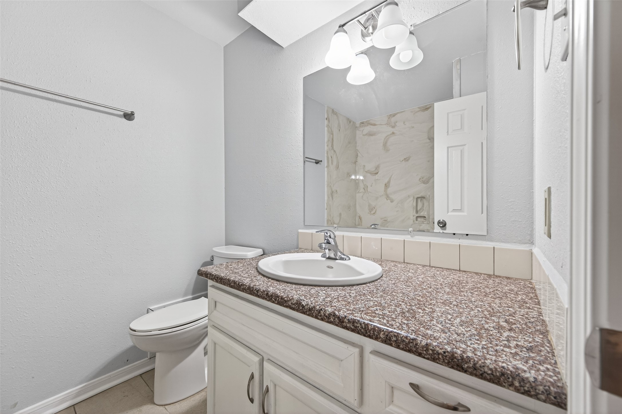 2103 Briar Ridge Drive Rosenberg, TX 77471 - Photo 11 of 20 Full Bath 1