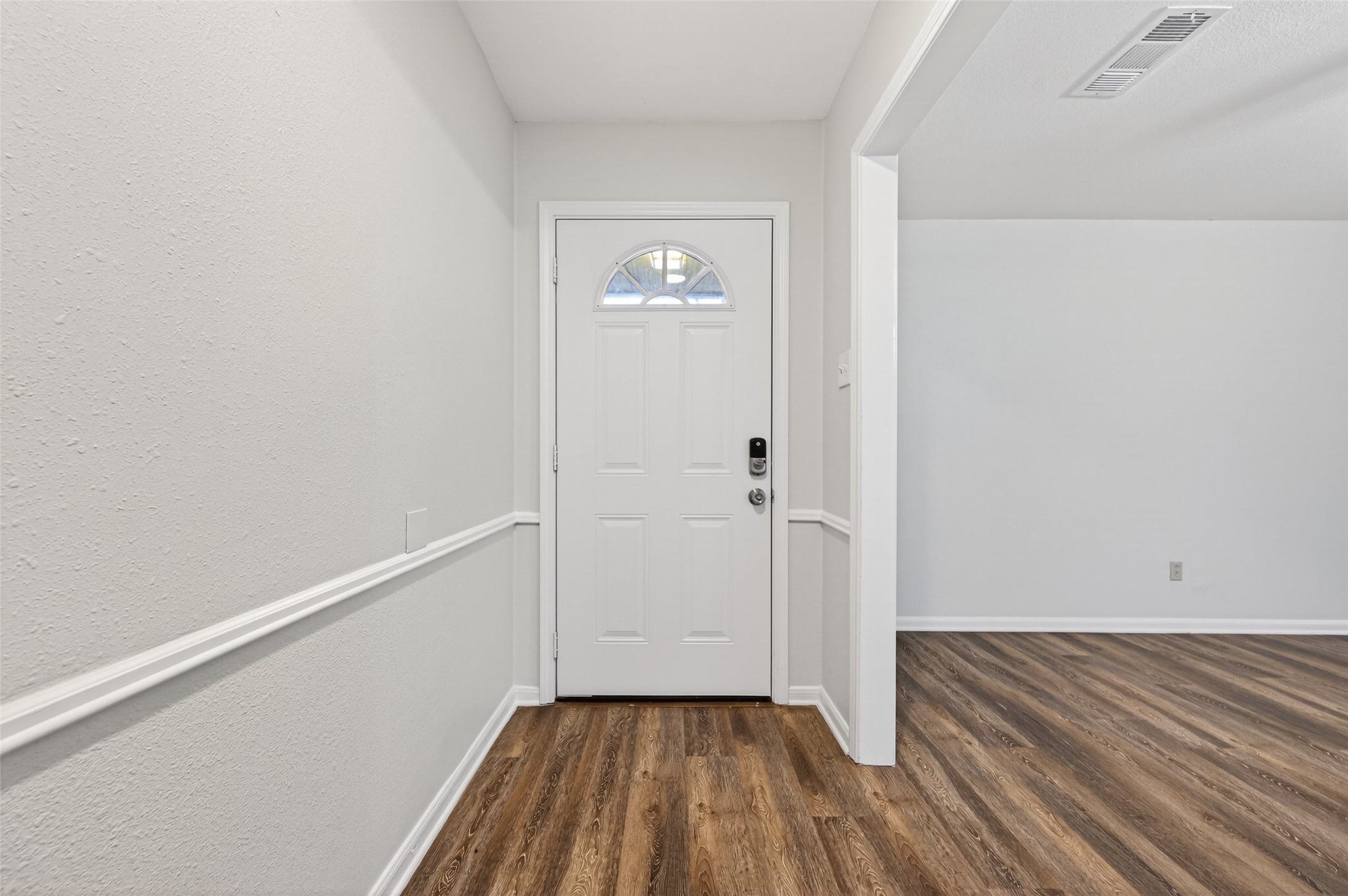 2103 Briar Ridge Drive Rosenberg, TX 77471 - Photo 2 of 20 Entry foyer, gorgeous updated flooring and recent paint throughout