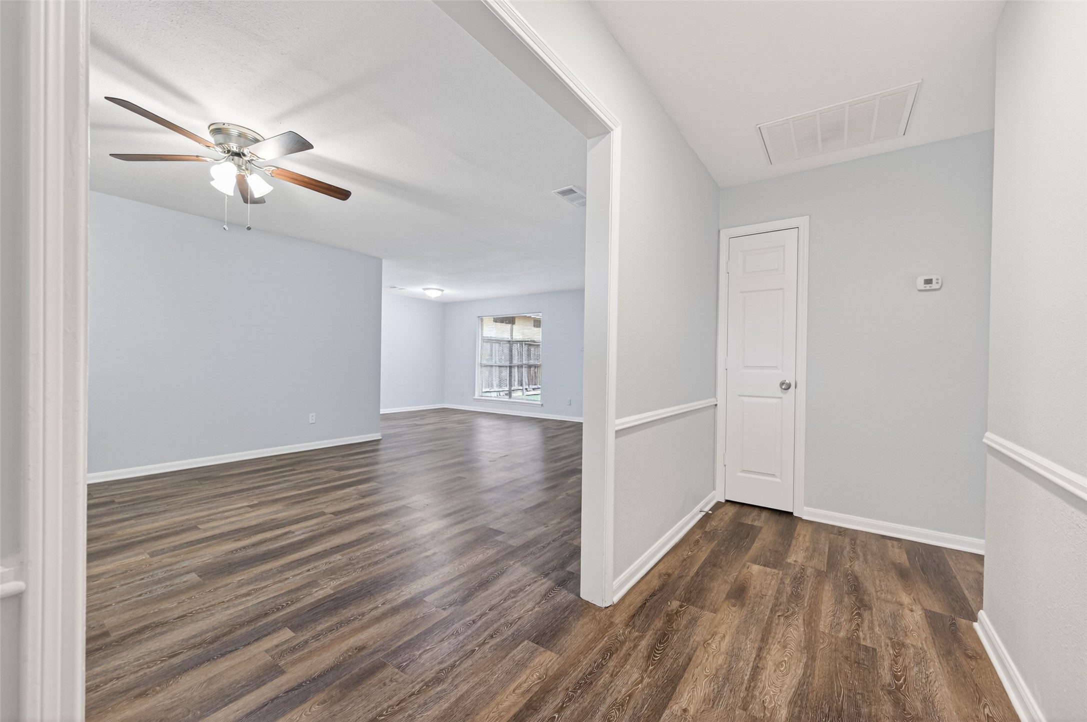 2103 Briar Ridge Drive Rosenberg, TX 77471 - Photo 3 of 20 To the left of the entry is a HUGE living room space