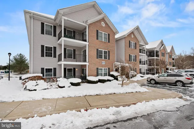 $275,000 | 6508 Ridenour Way East, Unit 2A, Sykesville, MD 21784