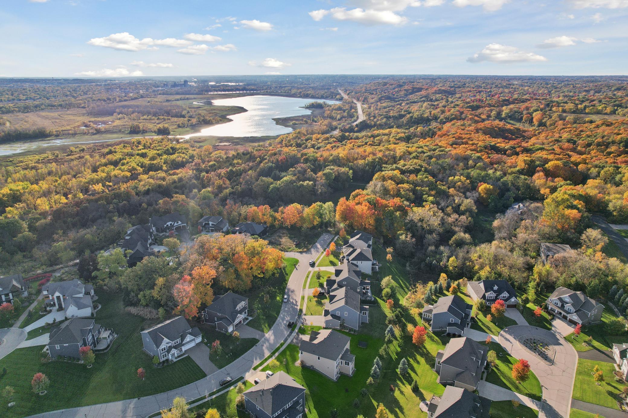 16868 Reeder Ridge Eden Prairie, MN 55347 - Photo 5 of 48