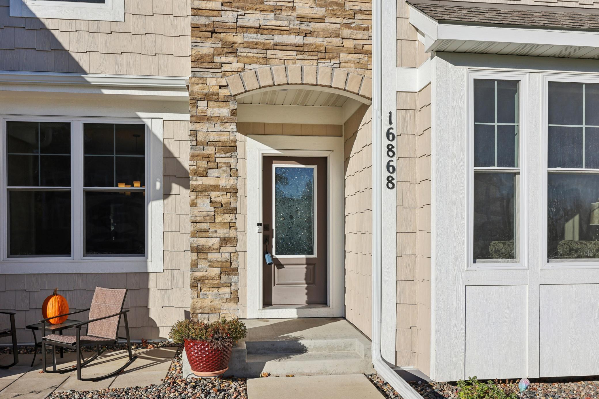 16868 Reeder Ridge Eden Prairie, MN 55347 - Photo 7 of 48