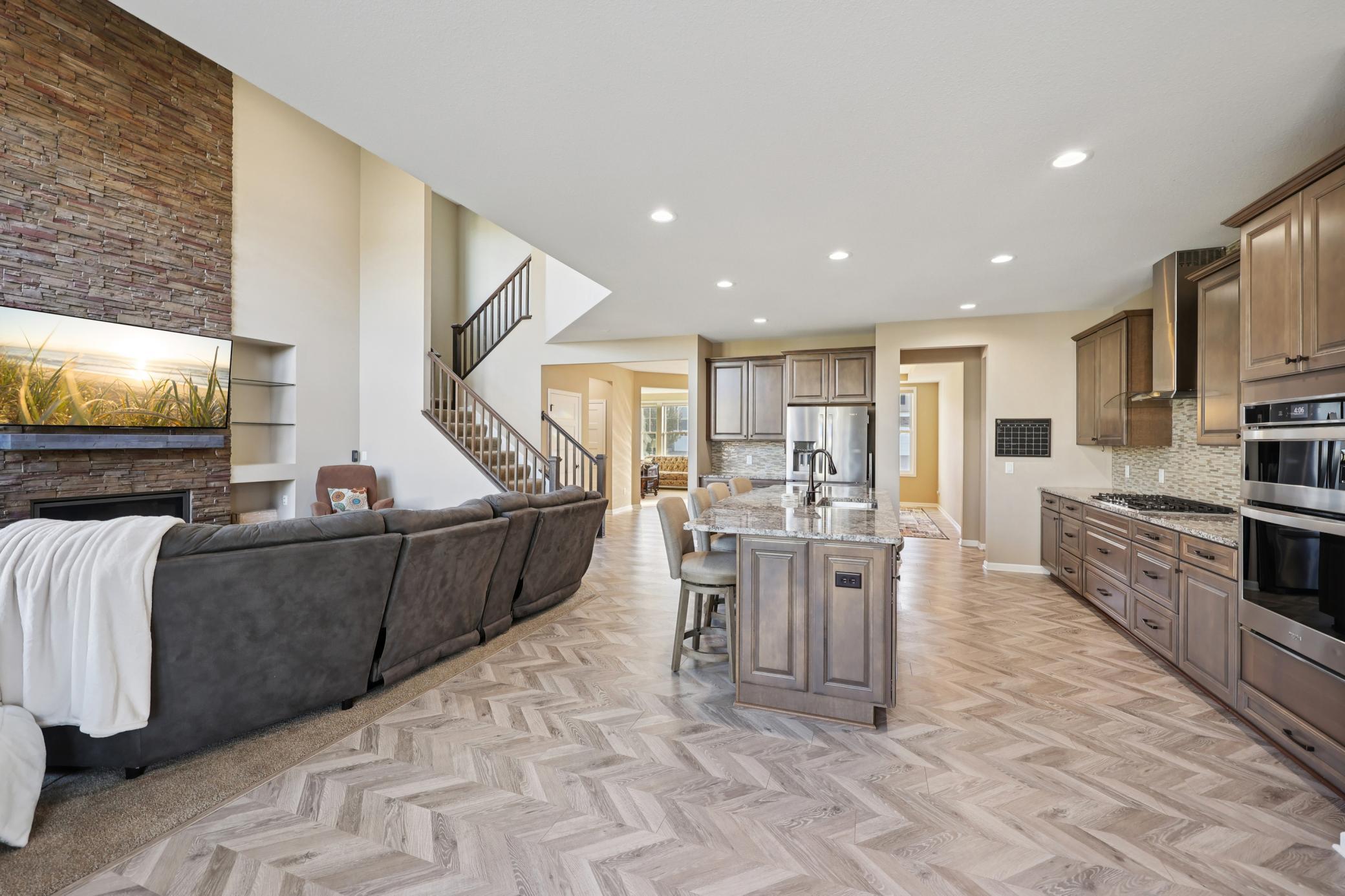 16868 Reeder Ridge Eden Prairie, MN 55347 - Photo 8 of 48