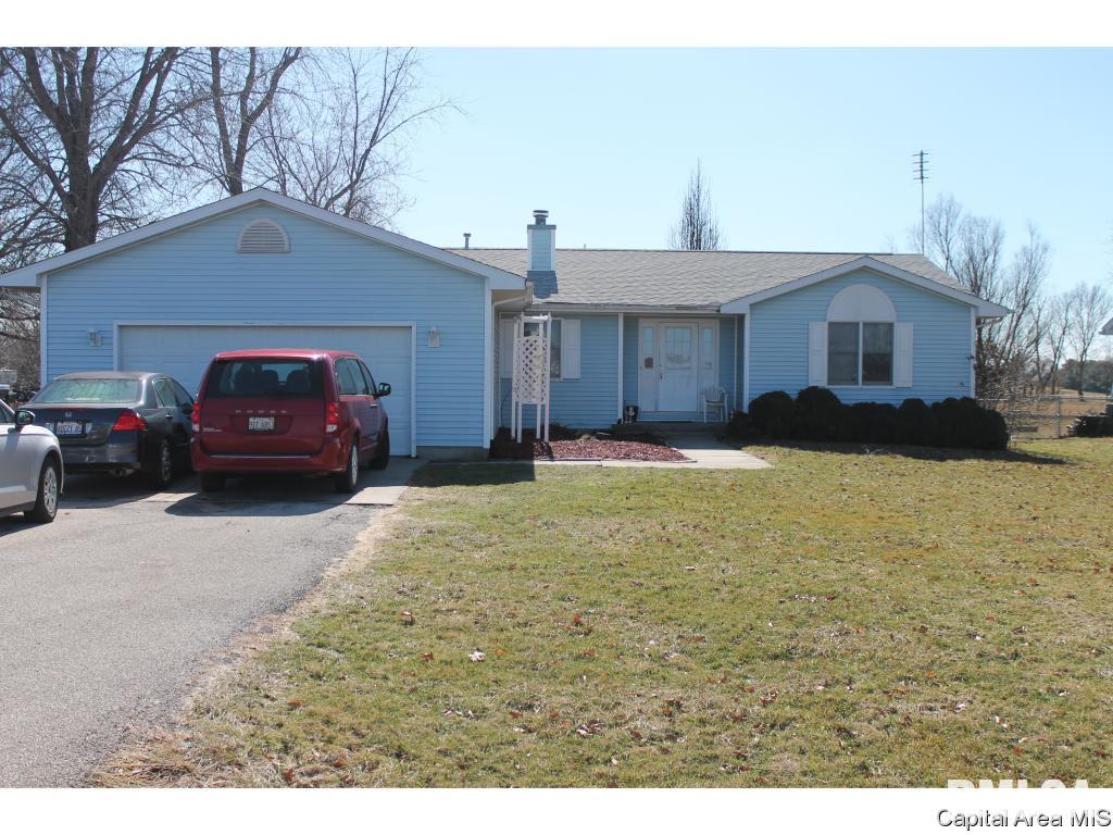 220 White Road Glenarm, IL 62536 - Photo 1 of 19 Gallery Image 1